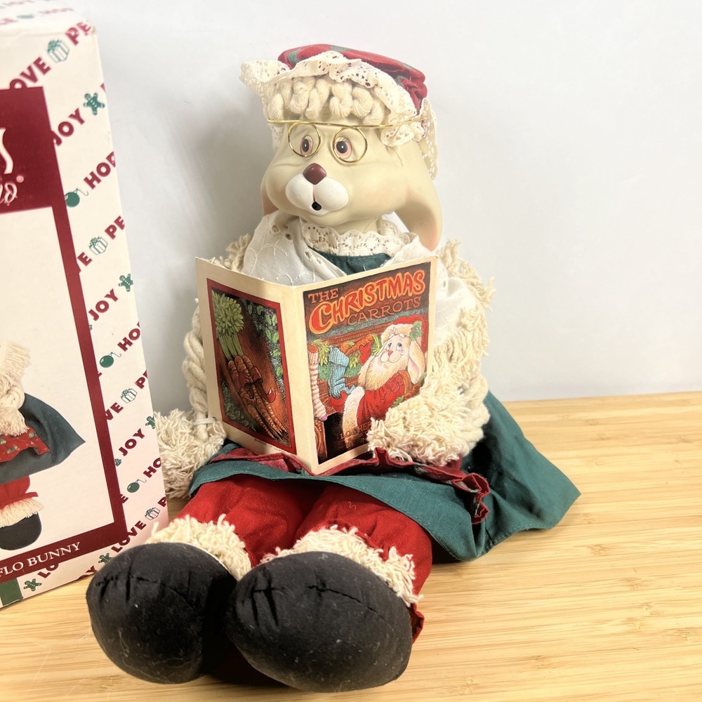 House of Lloyd Christmas Around the World Grannie Flo Bunny 1996 New In box - Picture 2 of 9